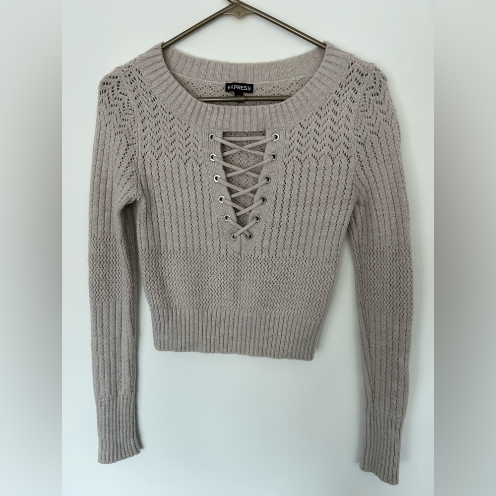 EXPRESS Beige Cropped Sweater Criss Cross Front Detailing Size XS